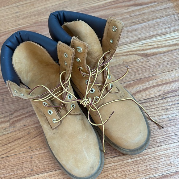 Timberland Brown Suede Boots with Black Trim - Picture 4 of 8